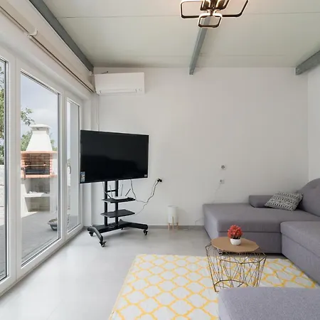 Casas Madalena * Seia